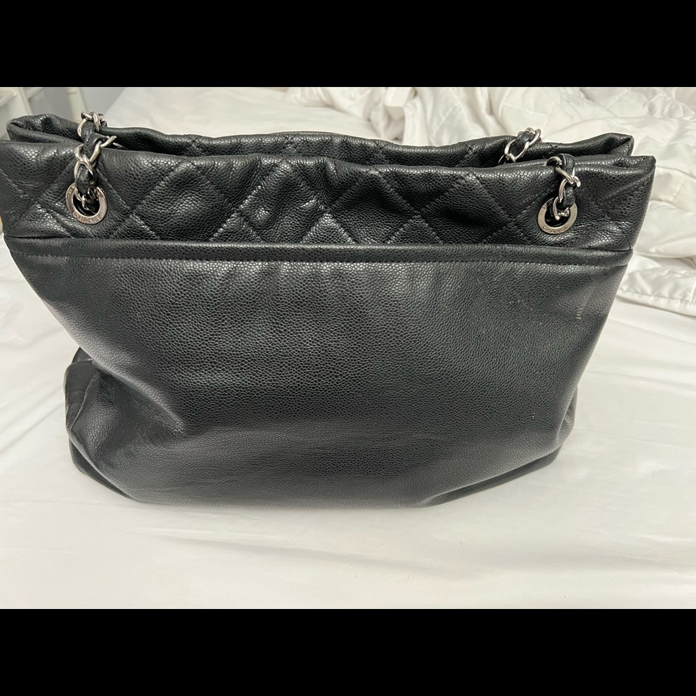 Chanel large caviar tote - Picture 2 of 12